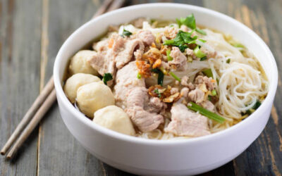 แคลอรี่ก๋วยเตี๋ยว ก๋วยเตี๋ยวต้มยำ น้ำตก เย็นตาโฟ ชามไหนแคลอรี่เยอะที่สุด
