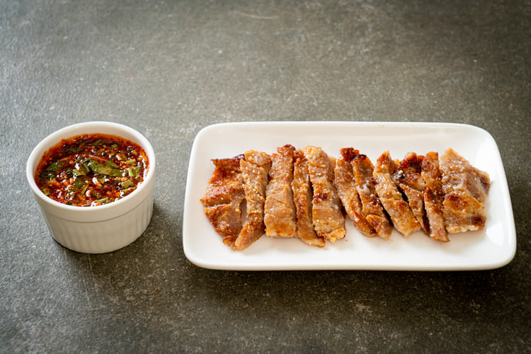 คอหมูย่างกี่แคล